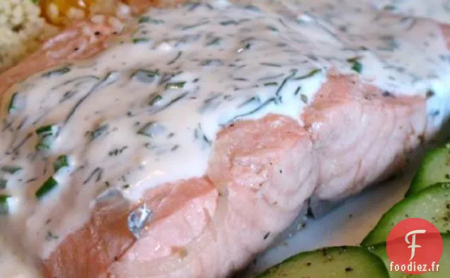 Saumon Trempé À la Ciboulette et Sauce à l'Aneth