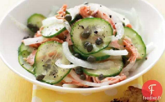 Salade d'Oignons et de Concombres au Saumon