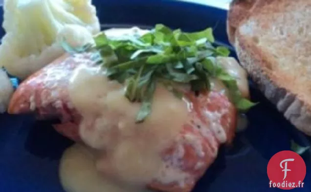 Saumon Grillé au Basilic et Sauce Hollandaise