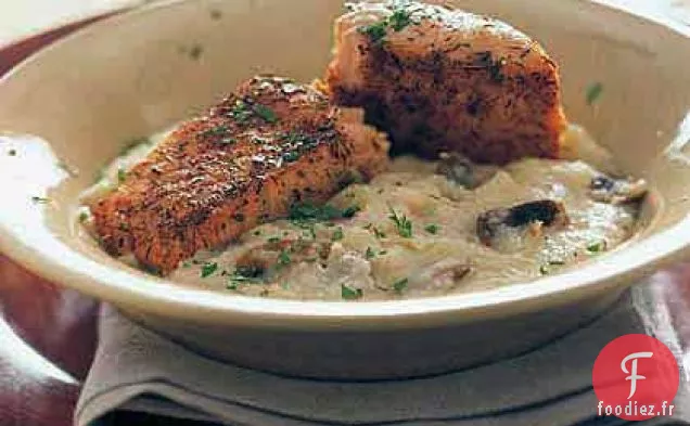 Saumon Grillé Sur Gruau De Parmesan