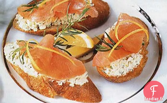 Toasts au Saumon Fumé, Fenouil et Fromage de Chèvre