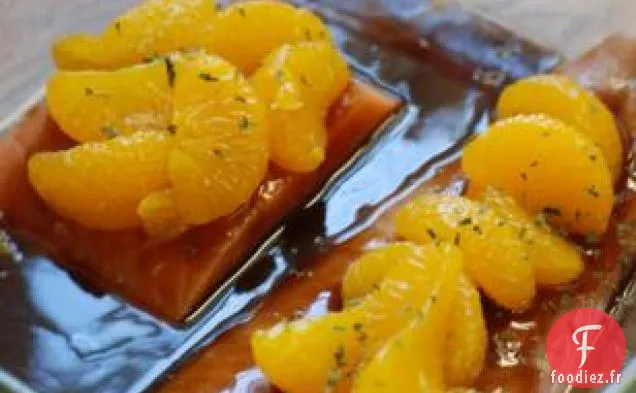 Rouleaux De Printemps Frais À La Vietnamienne Au Saumon