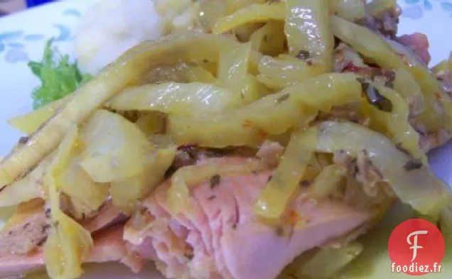 Saumon Poché Nageant sur le Fenouil Au Safran et aux Palourdes