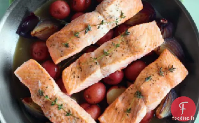 Saumon aux Pommes de Terre et Oignons Rouges