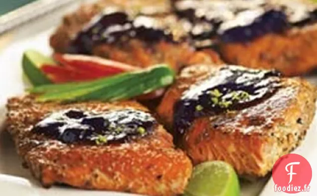 Saumon en Croûte de Chipotle avec Sauce Triple aux Baies