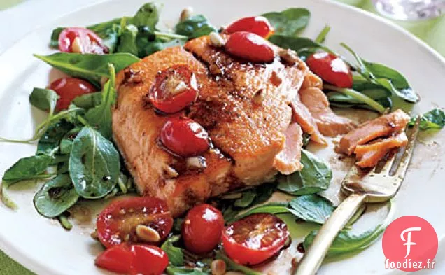 Salade d'Omble Chevalier Sautée et Roquette à la Vinaigrette aux Tomates