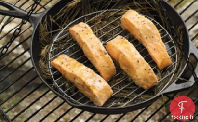 Saumon Sauvage Fumé au Pin et Glacé à l'Érable
