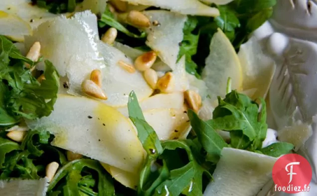 Salade De Roquette, Poire, Parmesan Et Pignons De Pin