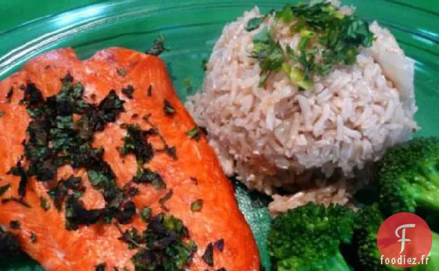 Saumon Grillé Au Piment Et À La Coriandre Avec Riz Au Gingembre