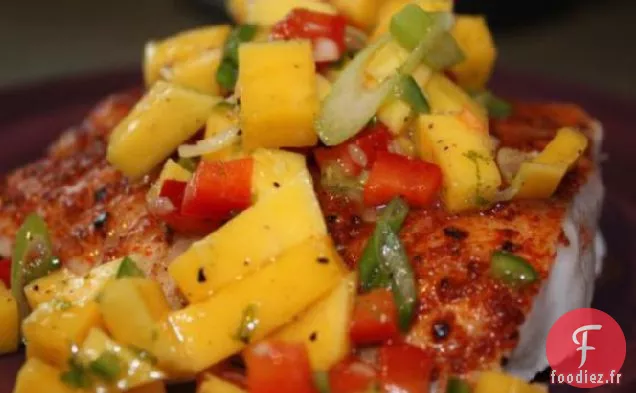 Vivaneau Rouge Avec Salsa À La Mangue