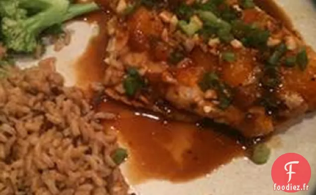 Vivaneau Cuit au four avec Mandarines, Noix de cajou et Gingembre