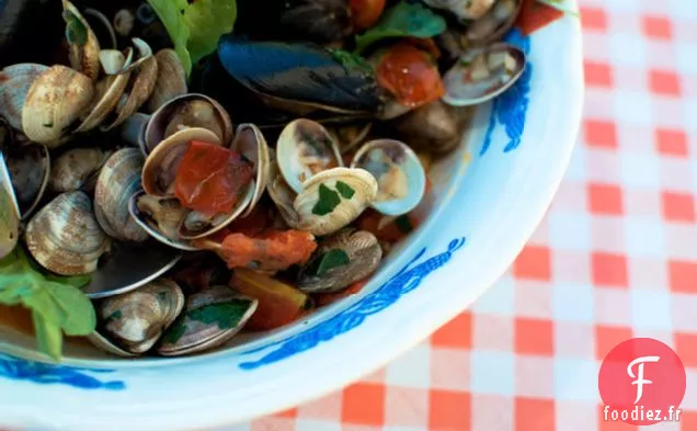 Moules Et Palourdes Au Vin Blanc