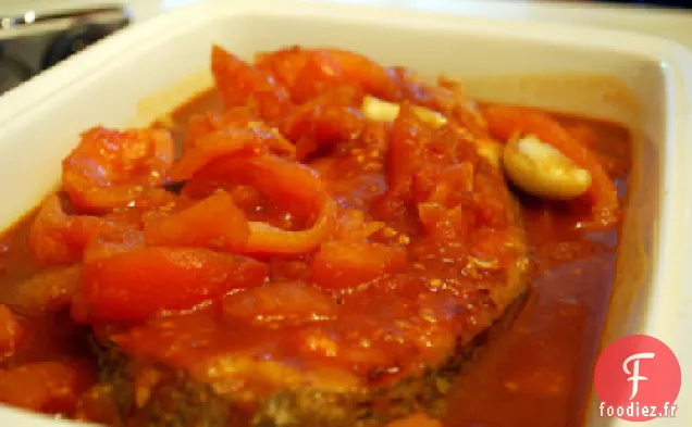 Poisson Sauté Aux Tomates Épicées et aux Olives