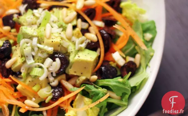 Roquette, Olives Noires Et Avocat