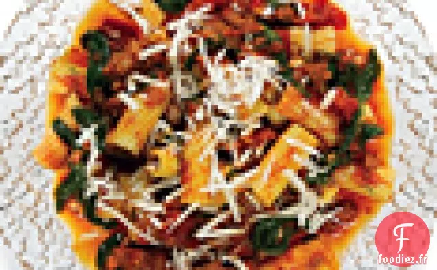 Rigatoni avec Saucisse Épicée - Sauce Tomate, Roquette et Parmesan