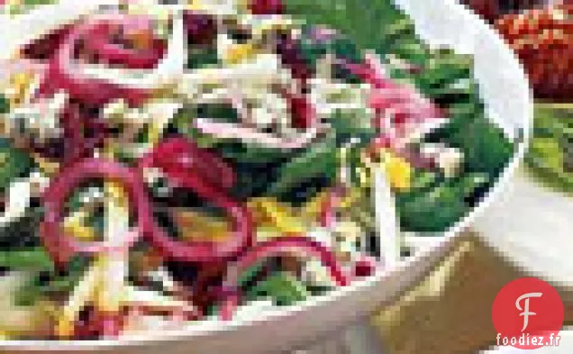 Salade d'Endives et de Roquette aux Oignons Marinés et au Fromage Bleu