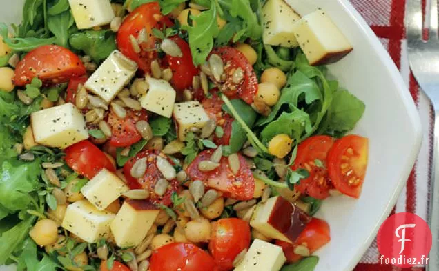 Pois Chiches, Fromage Fumé Et Tomates
