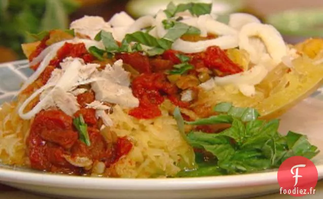 Courge Spaghetti Farcie aux Tomates, Olives, Thon et Fromage à la Ficelle