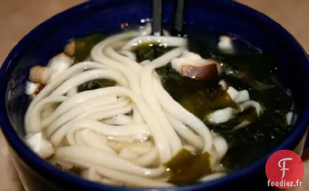 Soupe de Nouilles Asiatiques Cuiseur à Riz