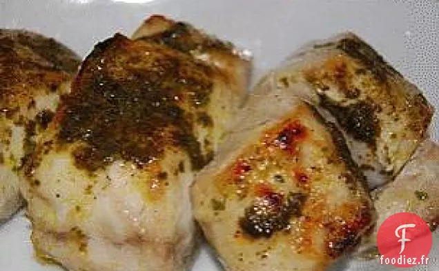 Bar Au Beurre D'Herbes Et Salade Frisée