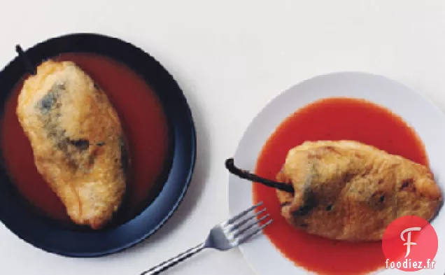 Poblanos Farcis au Fromage et Sauce Tomate