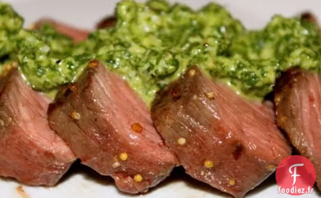 Filet De Boeuf Sous Vide Avec Sauce Chimichurri À La Roquette