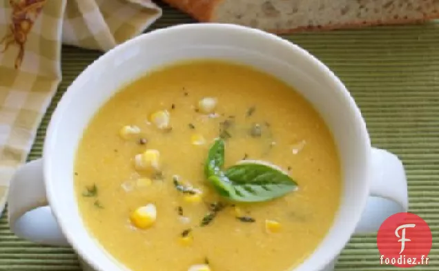 Soupe de Maïs de fin d'été aux Herbes Fraîchesfrom des Hamptons