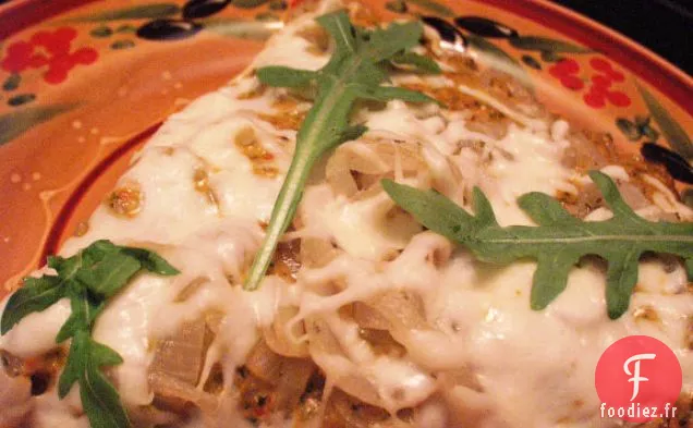 Oignon Caramélisé, Pesto de Macadamia sur des Crus de Pizza aux Graines de Lin de Blé