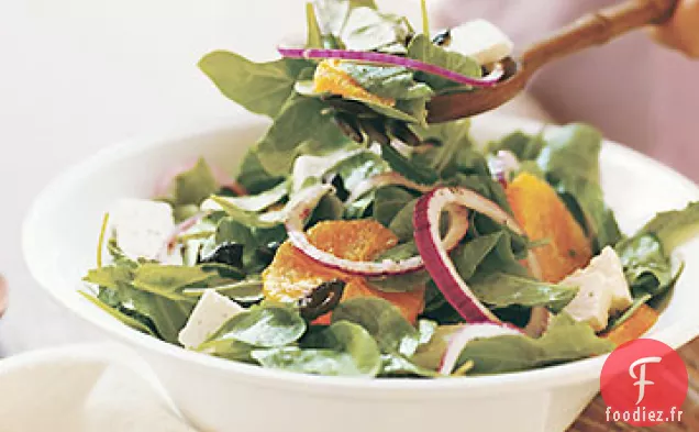 Salade de Roquette et Menthe avec Olives Noires, Oranges et Salata à la Ricotta Séchées à l'Huile