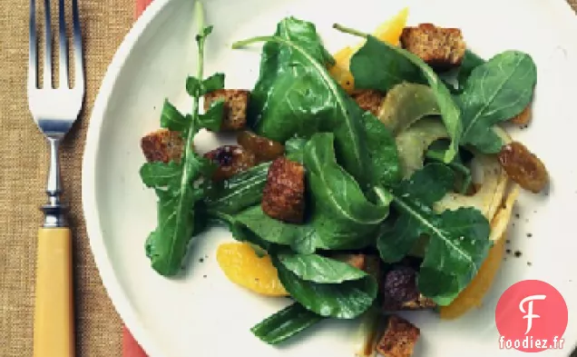 Salade de Roquette et Légumes Rôtis Avec Croûtons de Grains Entiers