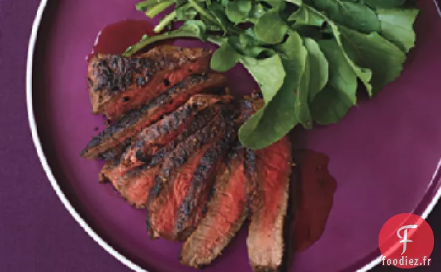 Steak avec Grains de Poivre Mélangés et Glaçage à la Grenade