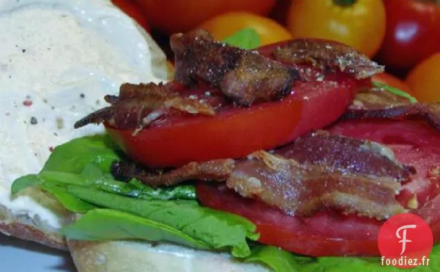 BLT Au Bacon Fumé, Tomate de Bœuf, Roquette et Aïoli au Citron
