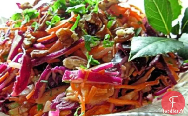 Salade d'hiver Éblouissante - Salade de Chou Rouge, de Pommes et de Pacanes