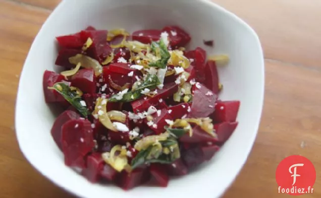Beet Foogath (Sauté de betterave à la noix de coco)