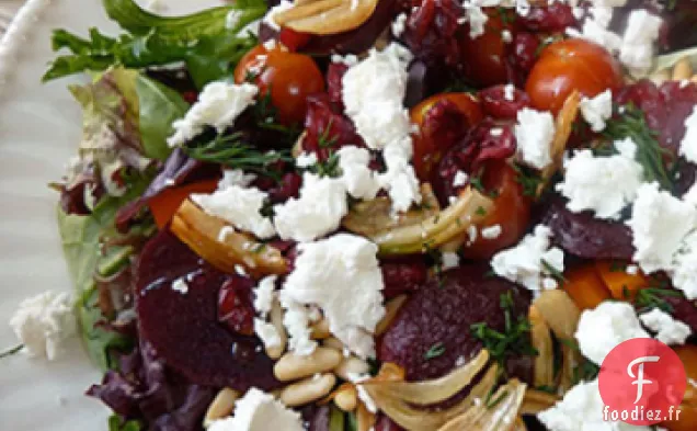 Salade Mesclun aux Légumes, Fromage de Chèvre et Ail Croustillant