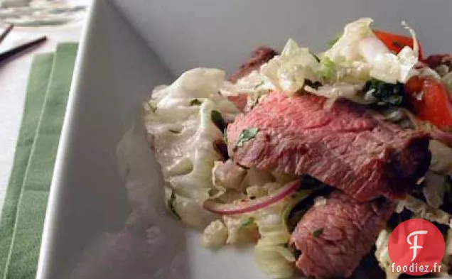 Salade de Bœuf Grillé avec Vinaigrette à la Citronnelle