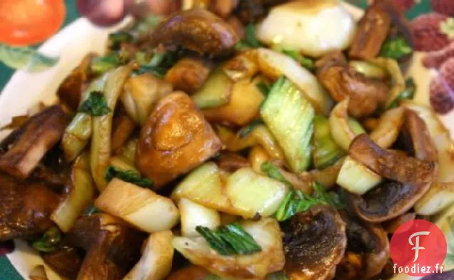 Bok Choy Asiatique et Champignons
