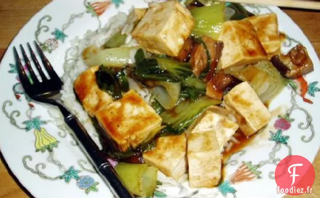 Légumes Cuits À la Vapeur Avec Sauce au Tofu et aux Huîtres