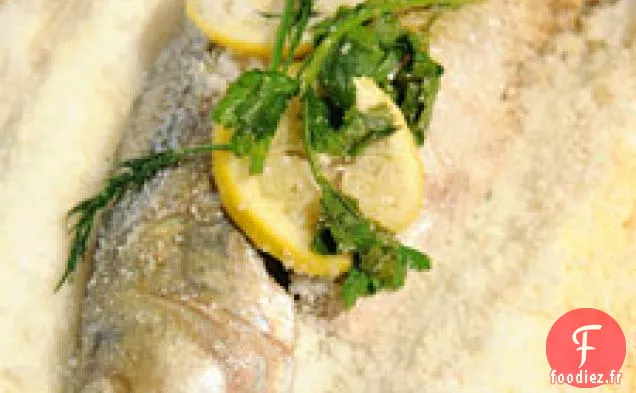Bar Rayé Cuit Au Sel Aux Herbes Et Au Citron