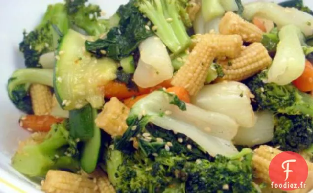 Légumes Cuits À La Vapeur Avec Vinaigrette Au Miel Et Au Sésame