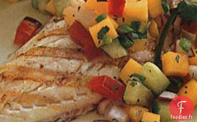 Bar Grillé avec Salsa Tropicale
