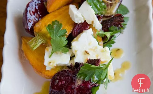 Salade de Carottes et Betteraves Rôties avec Feta, Persil Effiloché et Vinaigrette au Cumin