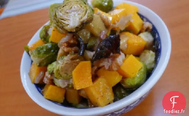 Les Choux de Bruxelles Rôtis, la Courge Musquée et la Pomme aux Noix Confites du Végétarien Occasionnel