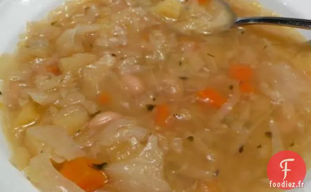 Soupe Française aux Haricots Blancs et au Chou