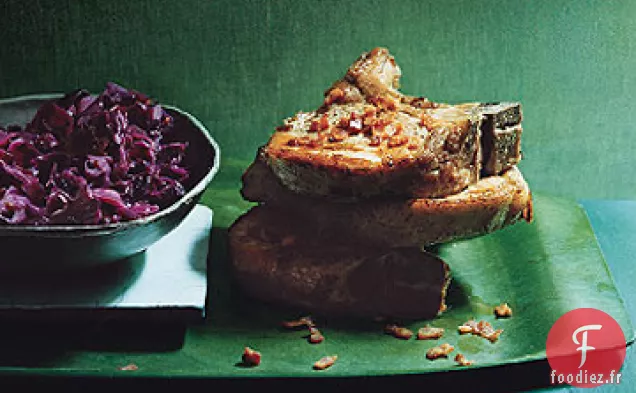 Côtelettes de Porc Sautées au Chou Rouge Aigre-Doux