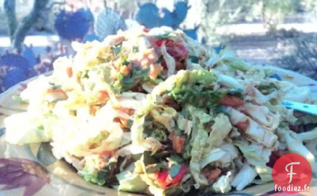 Salade De Chou Asiatique Croustillante À La Sauce Aux Arachides