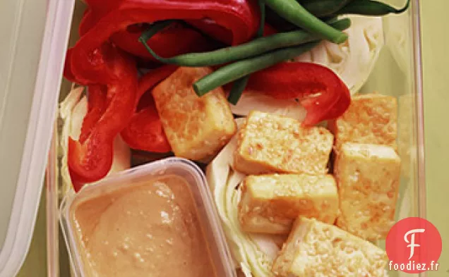 Tofu Croustillant avec Crudites et trempette Sésame-Gingembre