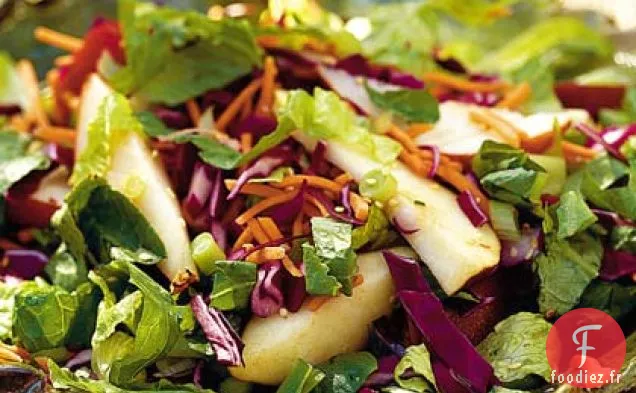 Salade de Poires Fraîches avec Vinaigrette au Sésame Asiatique