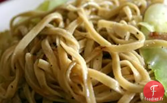 Nouilles au Chou Frit et aux Œufs