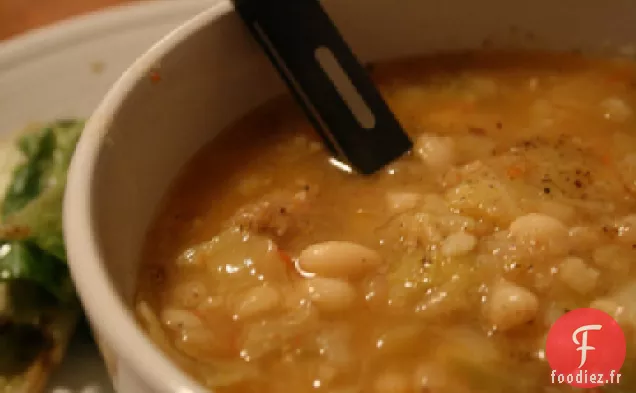 Saucisse Italienne et Soupe au Chou Aux Haricots Blancs